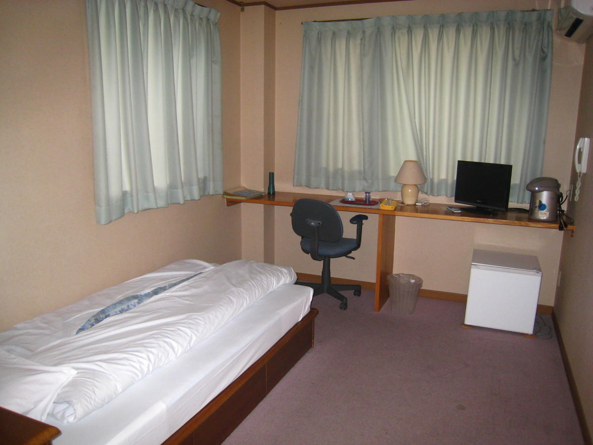 Business Hotel Ojiro ชิซุโอกะ ภายนอก รูปภาพ